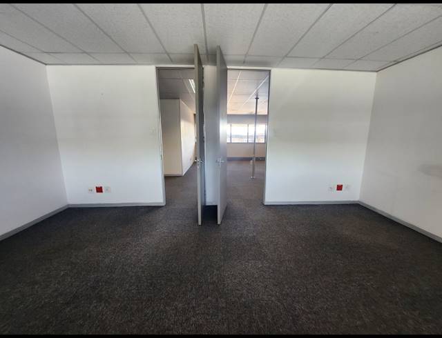 494M² OFFICE TO LET IN RANDJESPARK